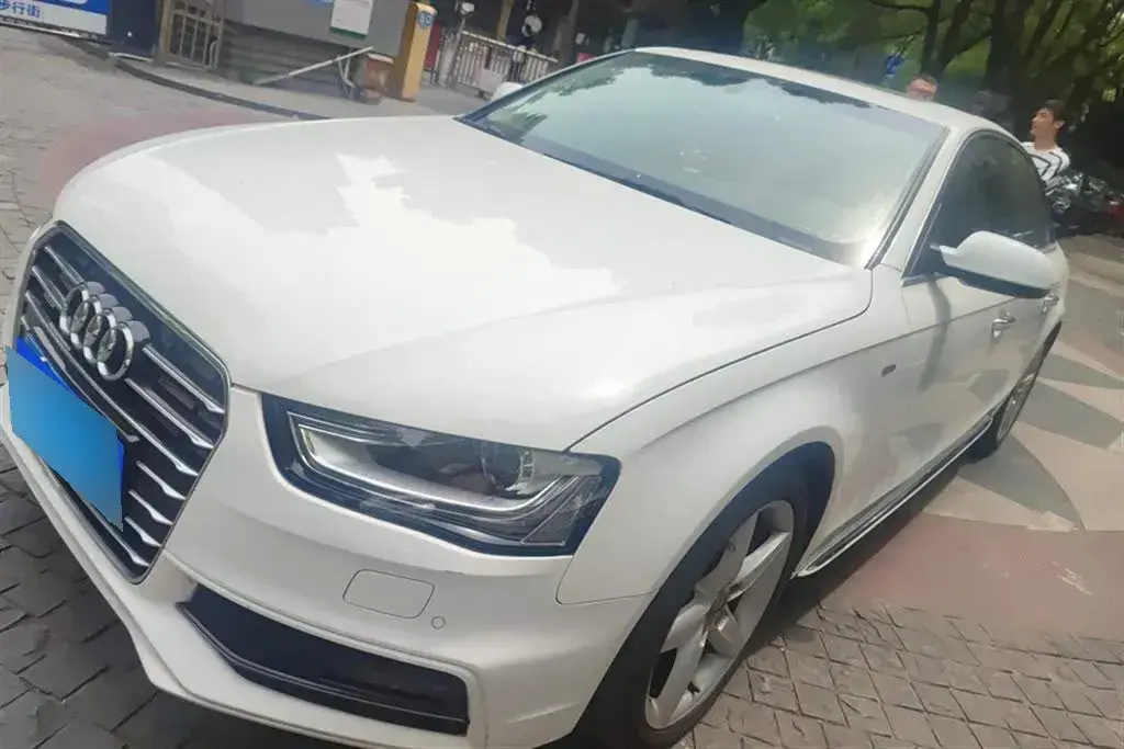 2016 Audi A4L 2.0T 224HP L4 7DCT