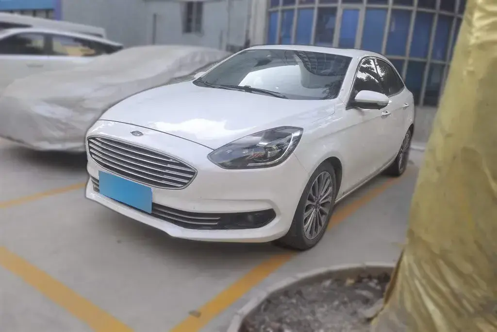 2019 Ford Escort 1.0T 128HP L3 6AT