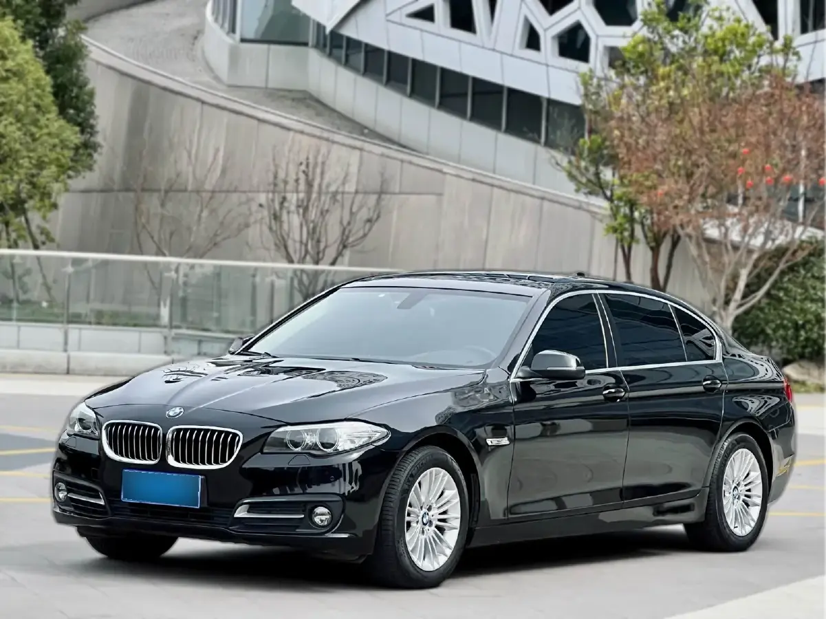 2014 BMW 5 Series 2.0T 184HP L4 8AT