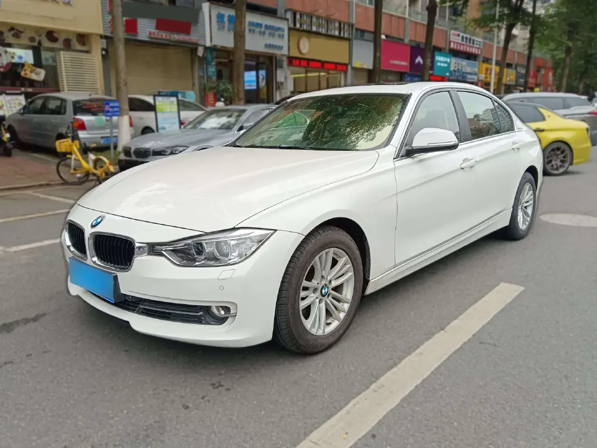 2013 BMW 3 Series 2.0T 184HP L4 8AT
