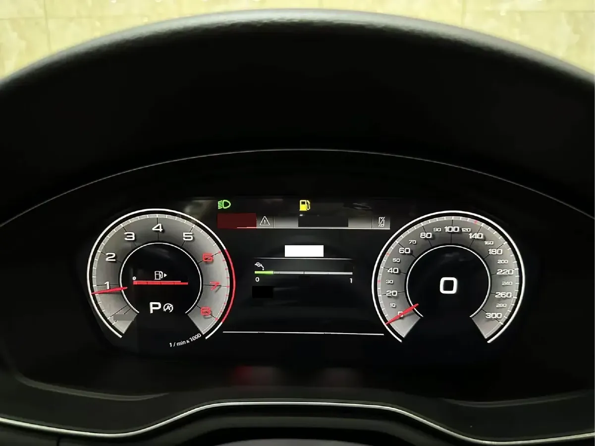 2025 Audi A4L 2.0T 190HP L4 7DCT,autocango,china used car exporter,china ev exporter,chinese used car exporter,chinese used ev exporter