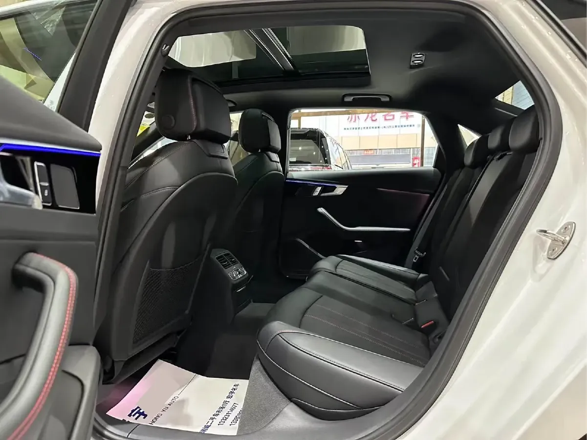 2025 Audi A4L 2.0T 190HP L4 7DCT,autocango,china used car exporter,china ev exporter,chinese used car exporter,chinese used ev exporter