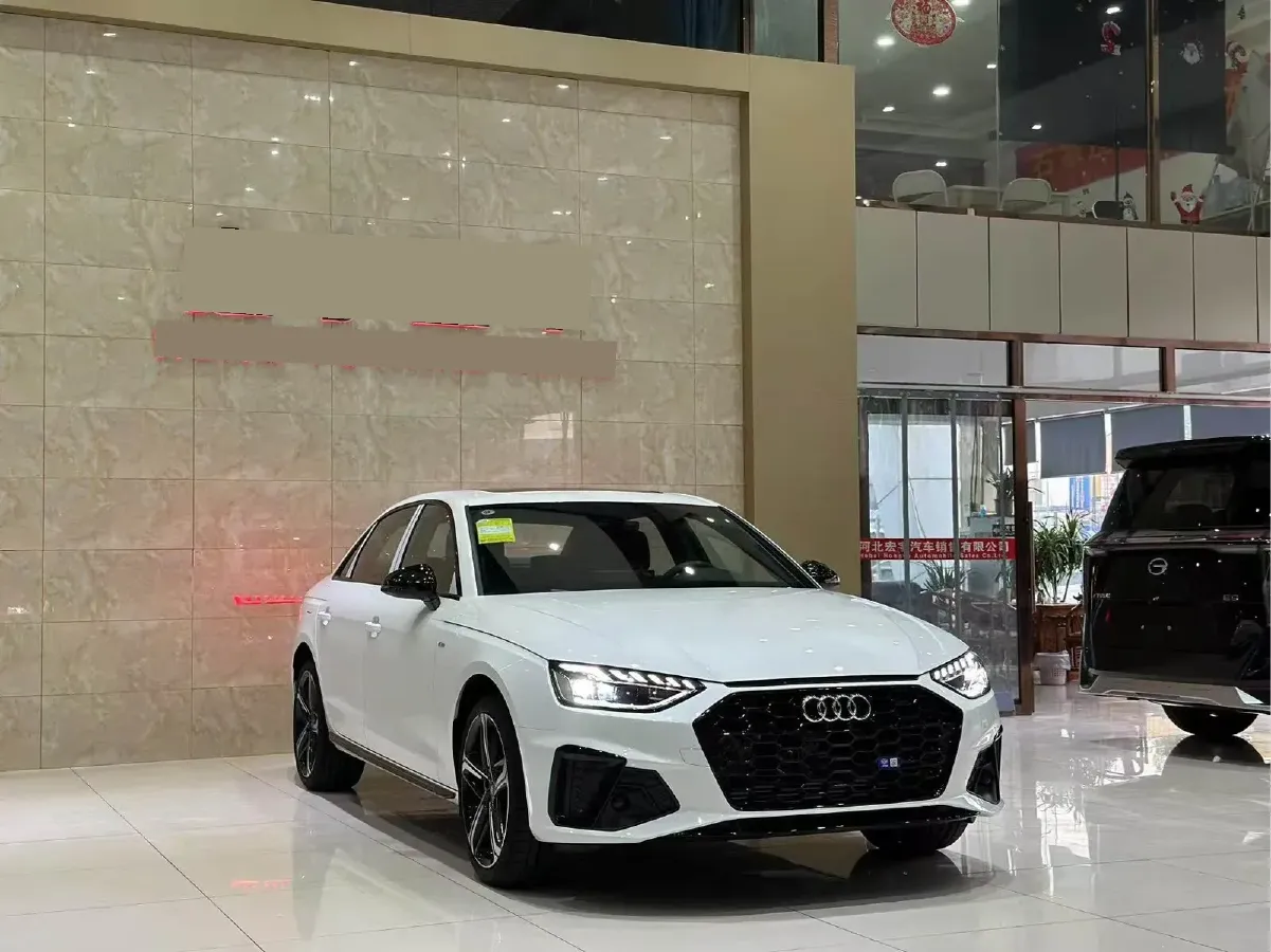 2025 Audi A4L 2.0T 190HP L4 7DCT,autocango,china used car exporter,china ev exporter,chinese used car exporter,chinese used ev exporter