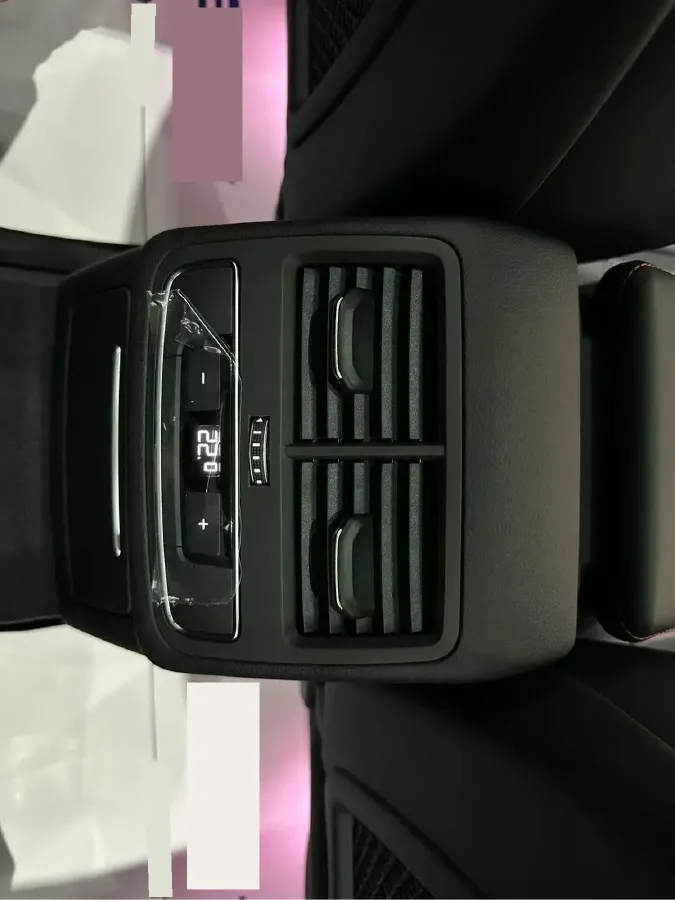 2025 Audi A4L 2.0T 190HP L4 7DCT,autocango,china used car exporter,china ev exporter,chinese used car exporter,chinese used ev exporter