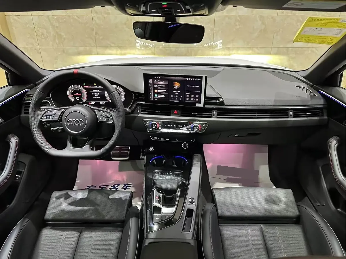 2025 Audi A4L 2.0T 190HP L4 7DCT,autocango,china used car exporter,china ev exporter,chinese used car exporter,chinese used ev exporter