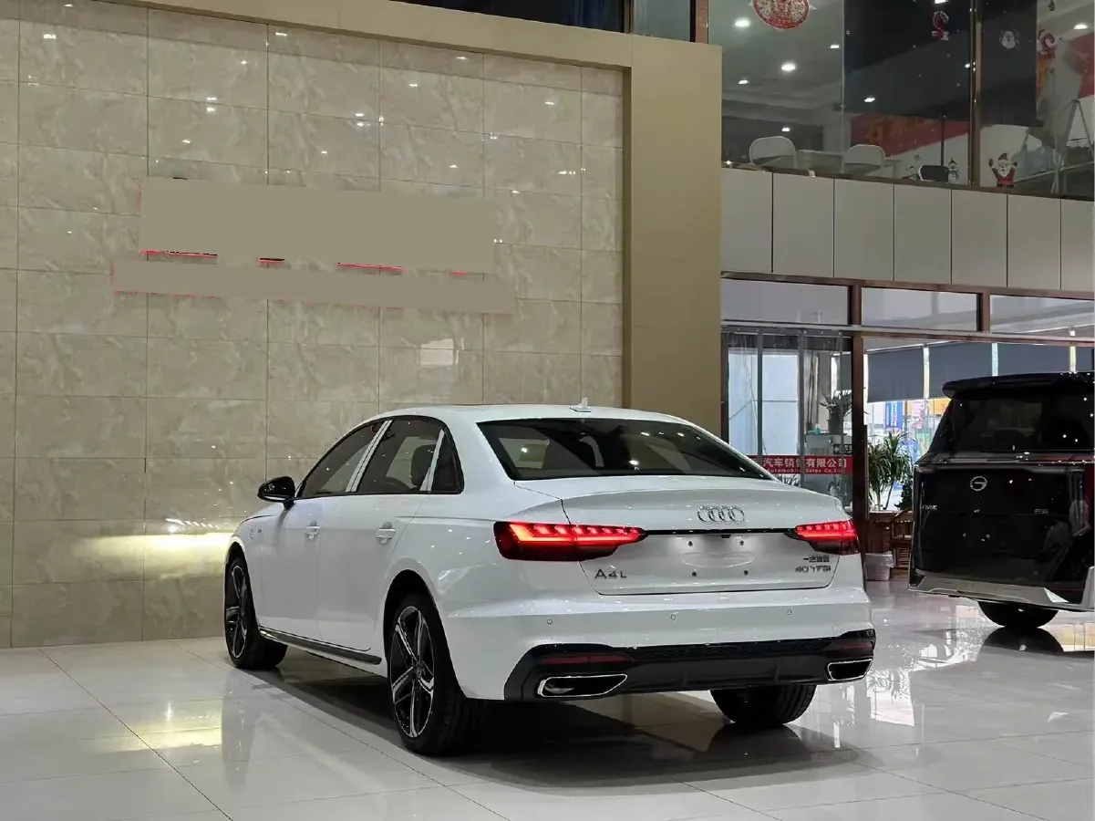 2025 Audi A4L 2.0T 190HP L4 7DCT,autocango,china used car exporter,china ev exporter,chinese used car exporter,chinese used ev exporter