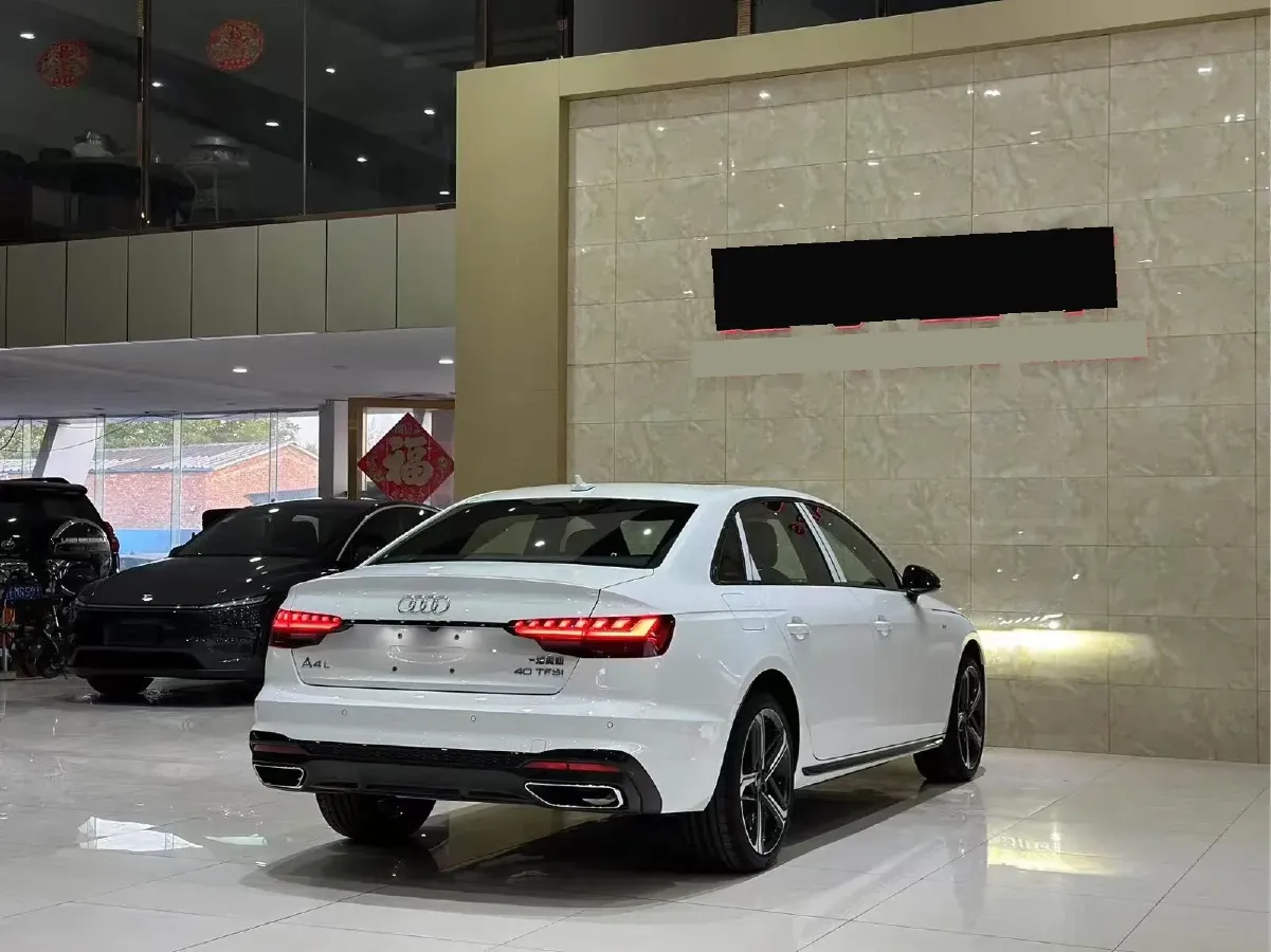 2025 Audi A4L 2.0T 190HP L4 7DCT,autocango,china used car exporter,china ev exporter,chinese used car exporter,chinese used ev exporter