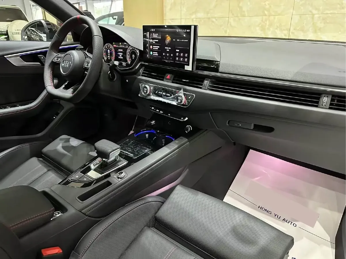 2025 Audi A4L 2.0T 190HP L4 7DCT,autocango,china used car exporter,china ev exporter,chinese used car exporter,chinese used ev exporter
