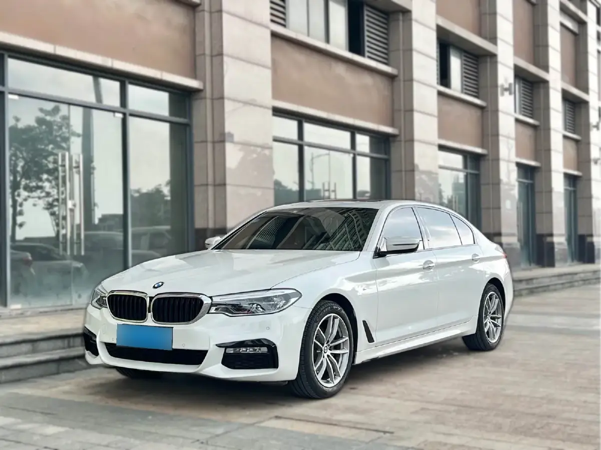 2018 BMW 5 Series 2.0T 184HP L4 8AT