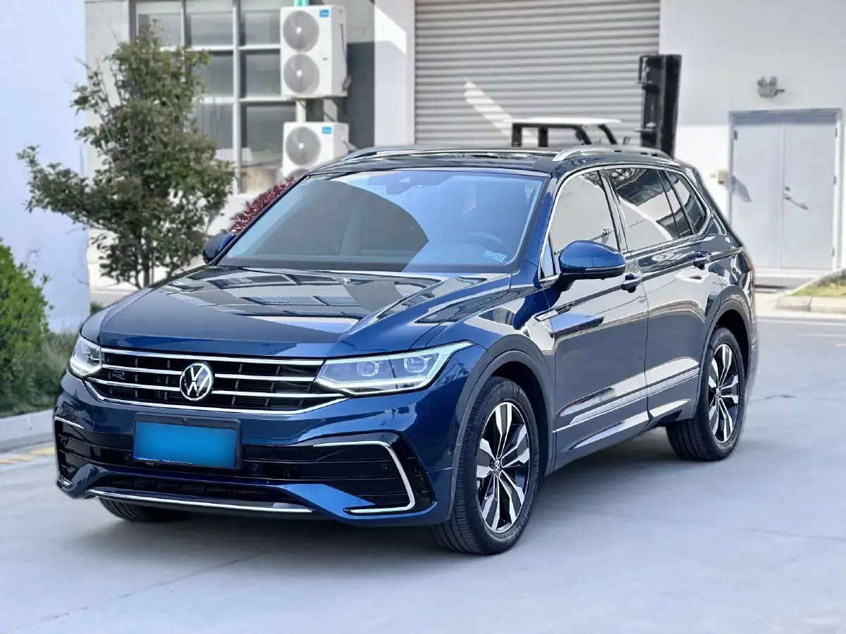 2023 Volkswagen Tiguan L 2.0T 186HP L4 7DCT