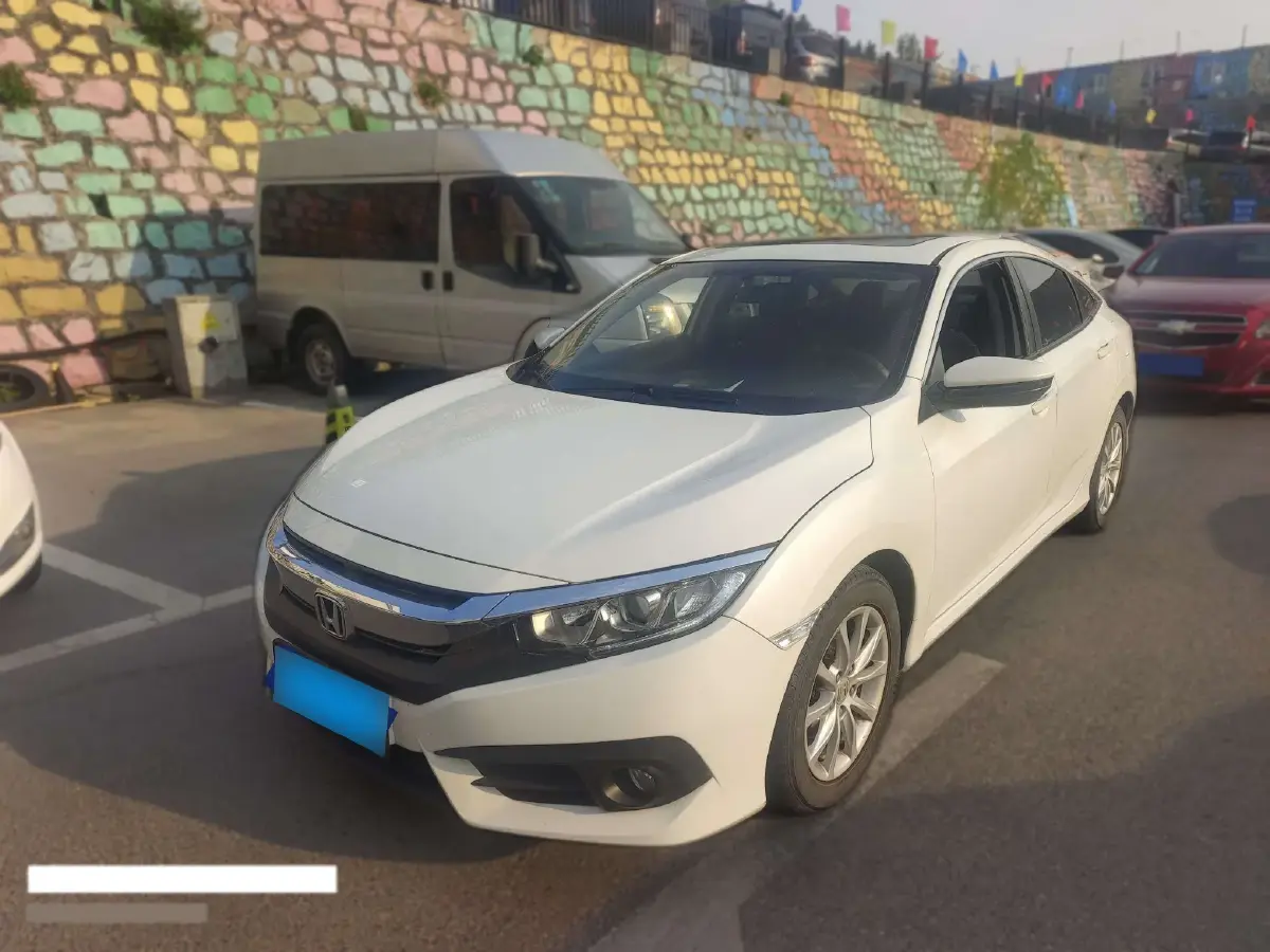 2016 Honda Civic 1.0T 125HP L3 CVT