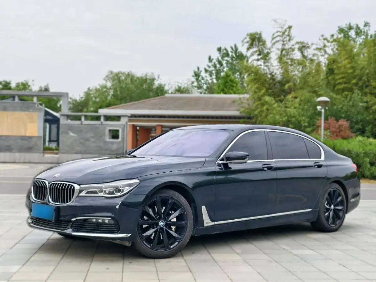 2016 BMW 7 Series 2.0T 258HP L4 8AT