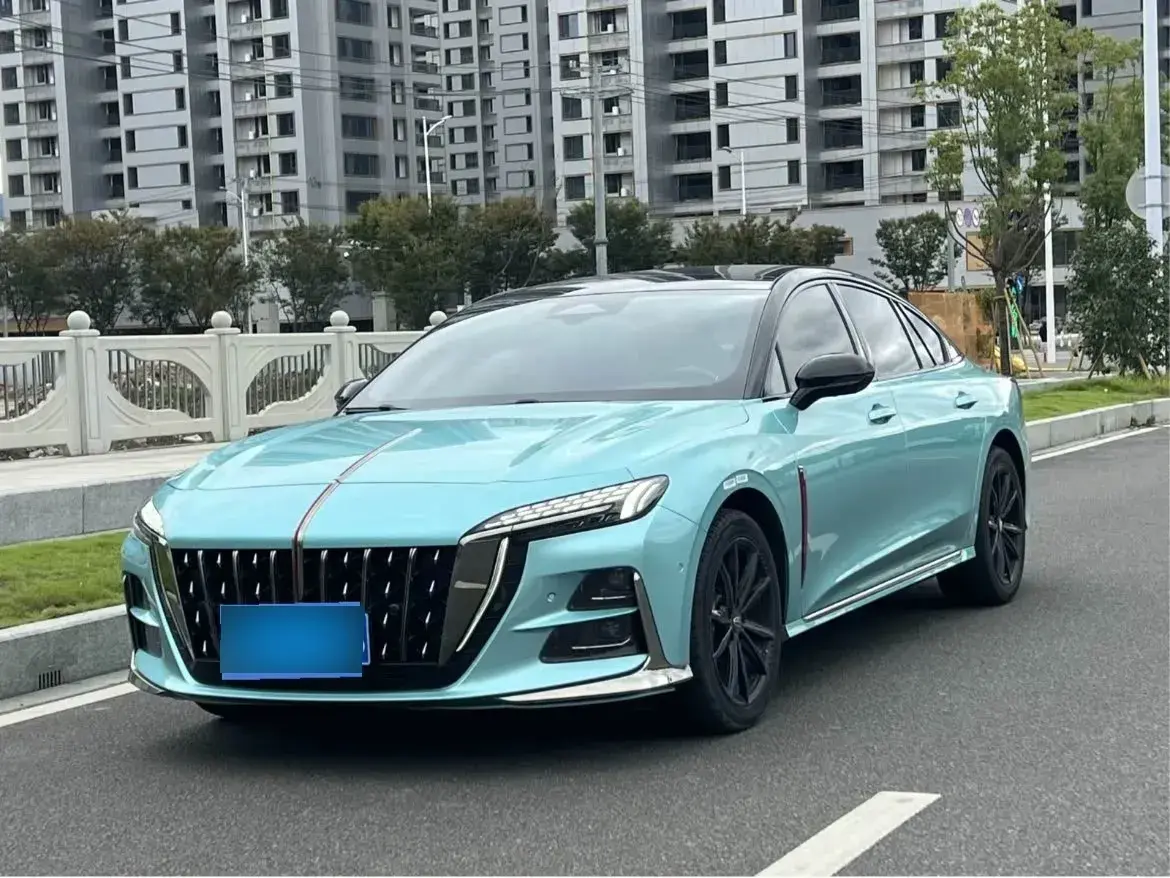 2023 HongQi H6 2.0T 252HP L4 8AT