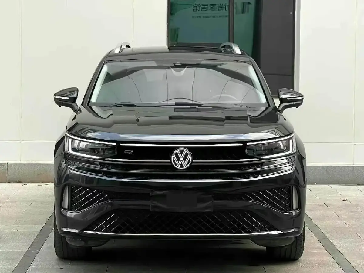 2023 Volkswagen Tavendor 2.0T 220HP L4 7DCT