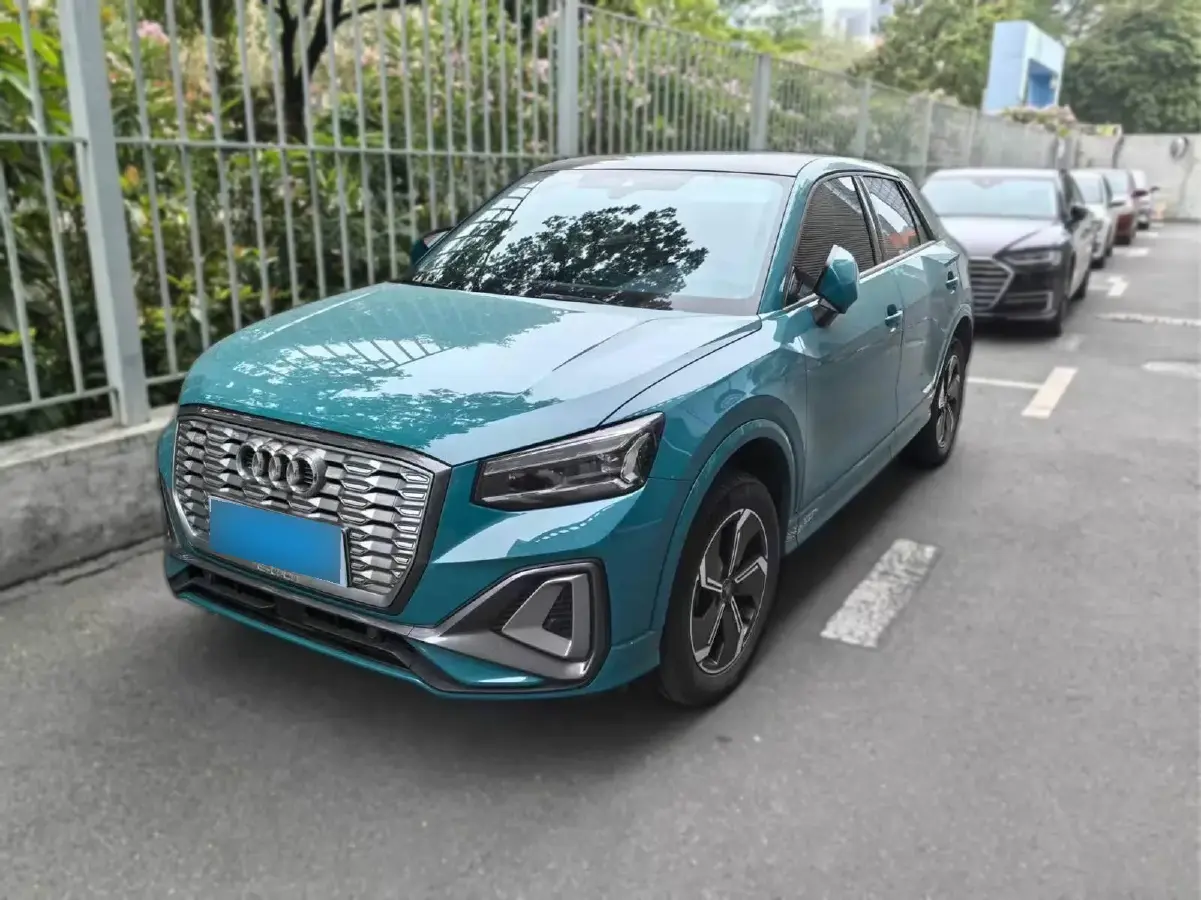 2022 Audi Q2L e-tron BEV 44.1KWH