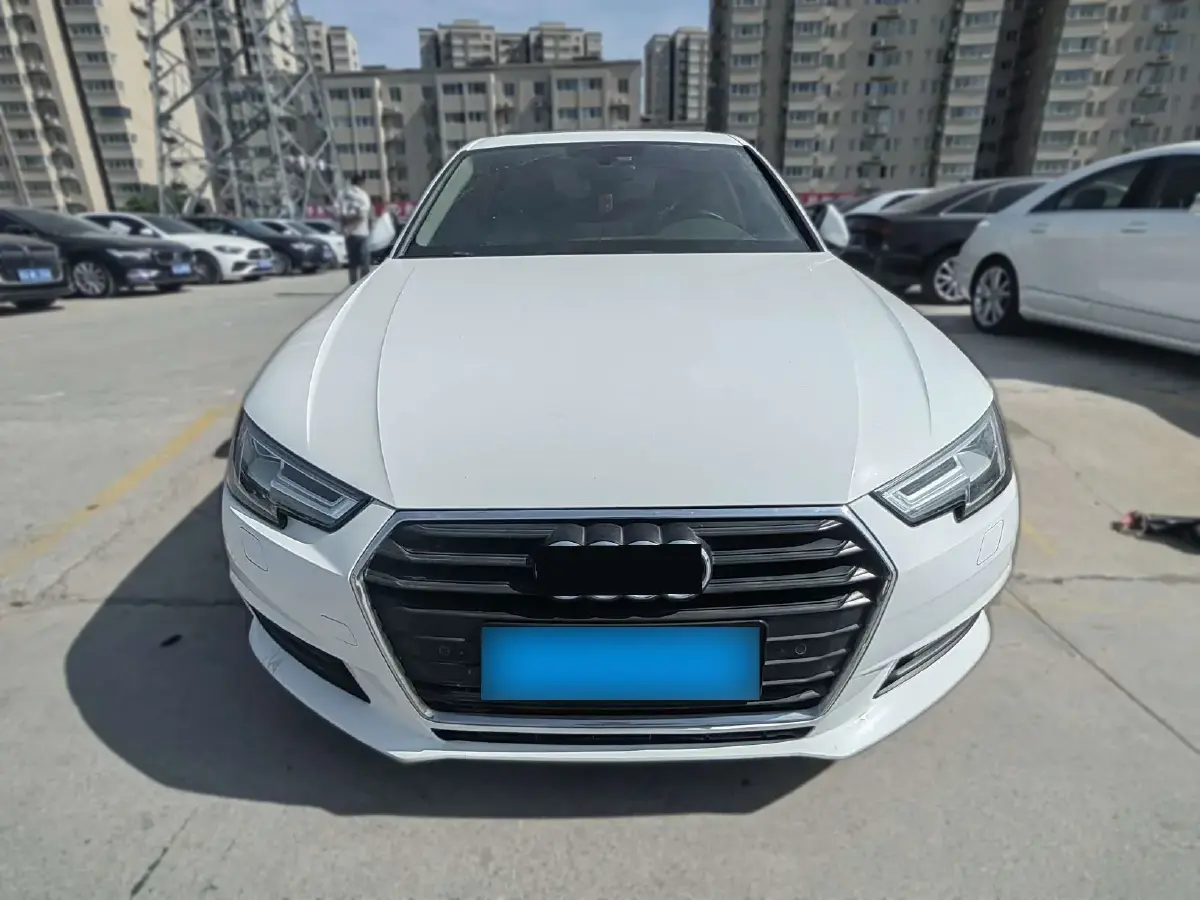 2017 Audi A4L 2.0T 190HP L4 7DCT