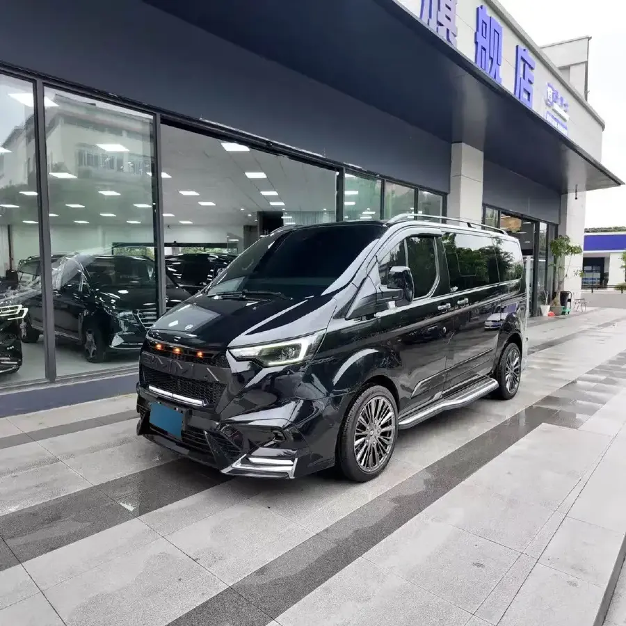 2024 Ford Tourneo 2.0T 220HP L4 9AT
