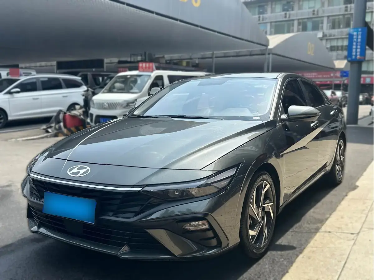 2023 Hyundai Elantra 1.5L 115HP L4 CVT