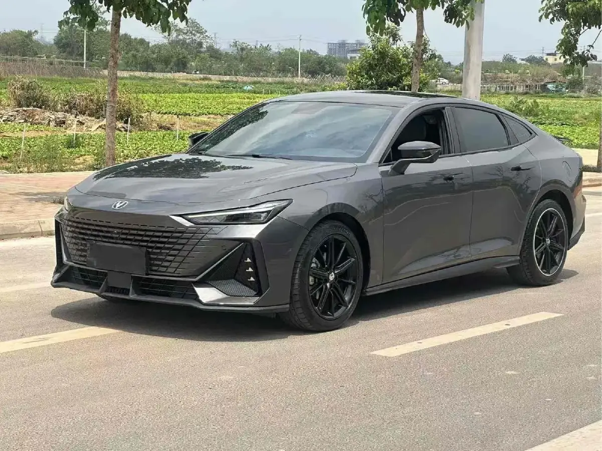 2023 ChangAn UNI-V 1.5T 188HP L4 7DCT