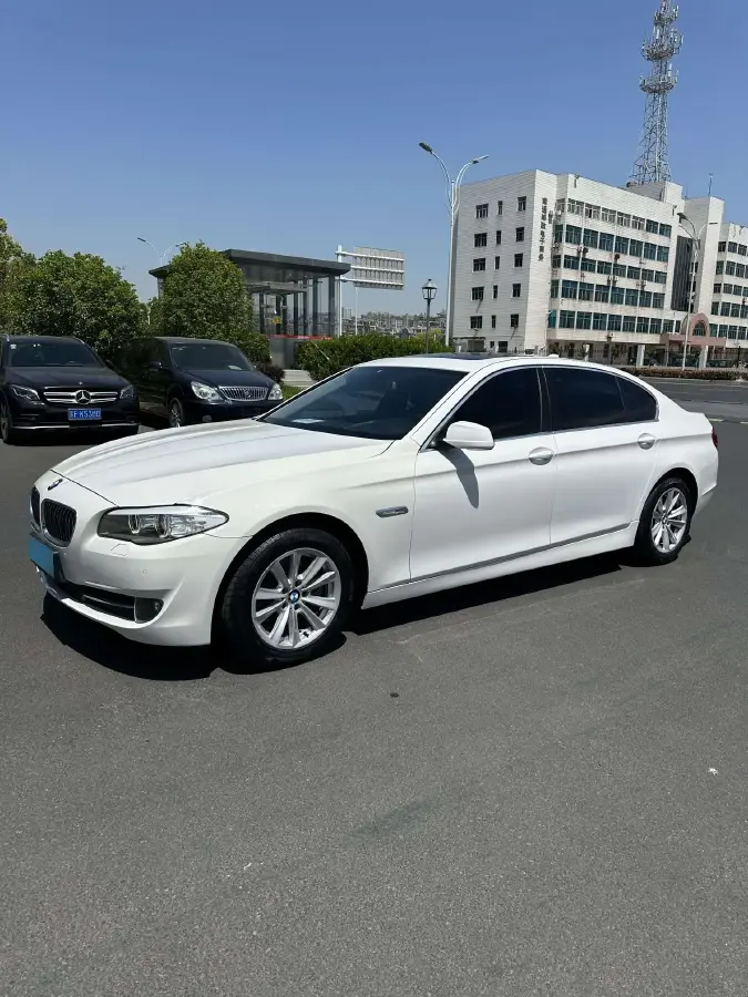 2013 BMW 5 Series 2.0T 218HP L4 8AT