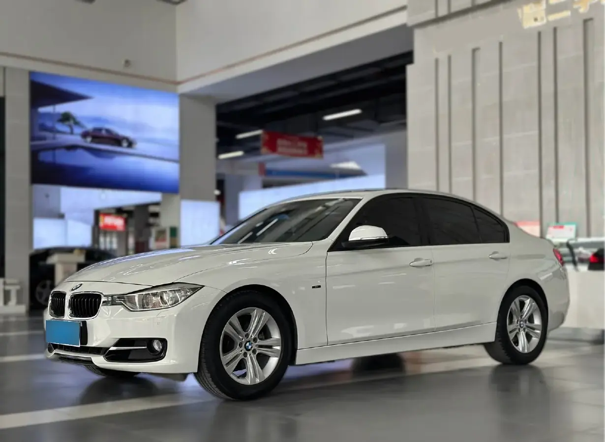 2015 BMW 3 Series 2.0T 184HP L4 8AT