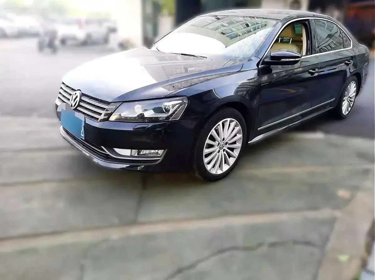 2013 Volkswagen Passat 2.0T 200HP L4 6DCT