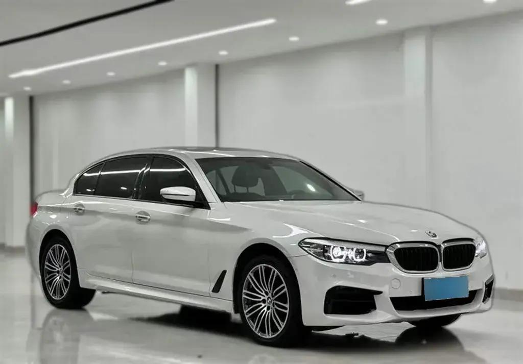 2018 BMW 5 Series 2.0T 252HP L4 8AT