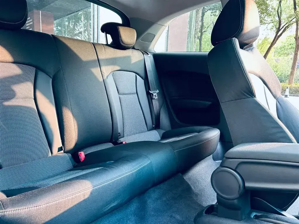 2012 Audi A1 1.4T 122HP L4 7DCT,autocango,china used car exporter,china ev exporter,chinese used car exporter,chinese used ev exporter