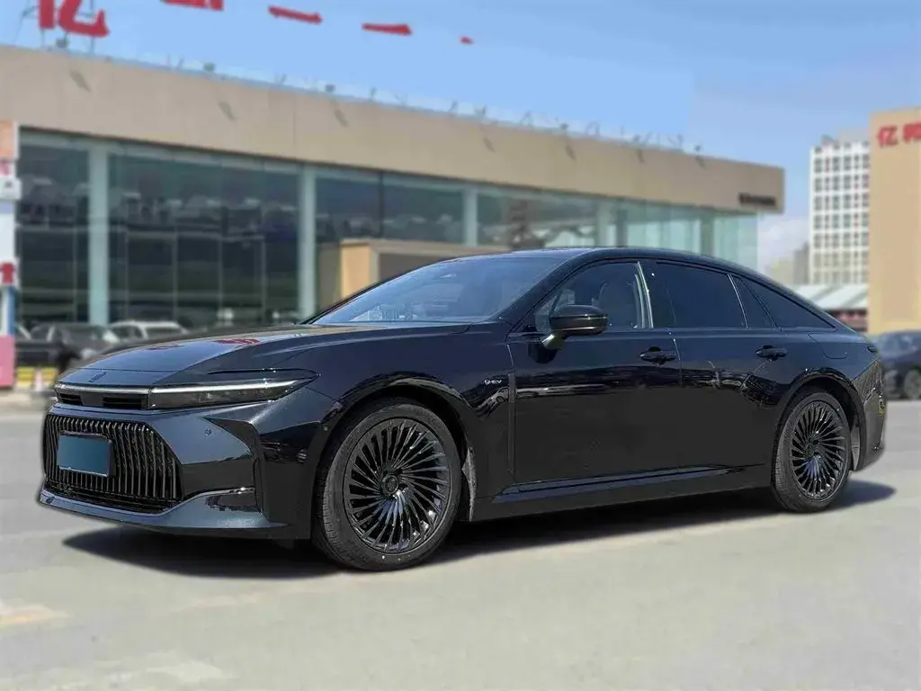 2024 Toyota Crown 2.5L 185HP L4 E-CVT Hybrid