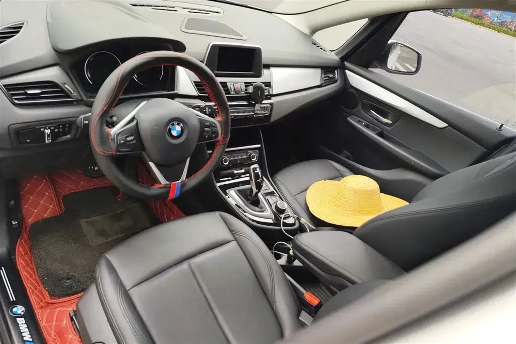 2019 BMW 2 Series SUV 1.5T 140HP L3 7DCT,autocango,china used car exporter,china ev exporter,chinese used car exporter,chinese used ev exporter