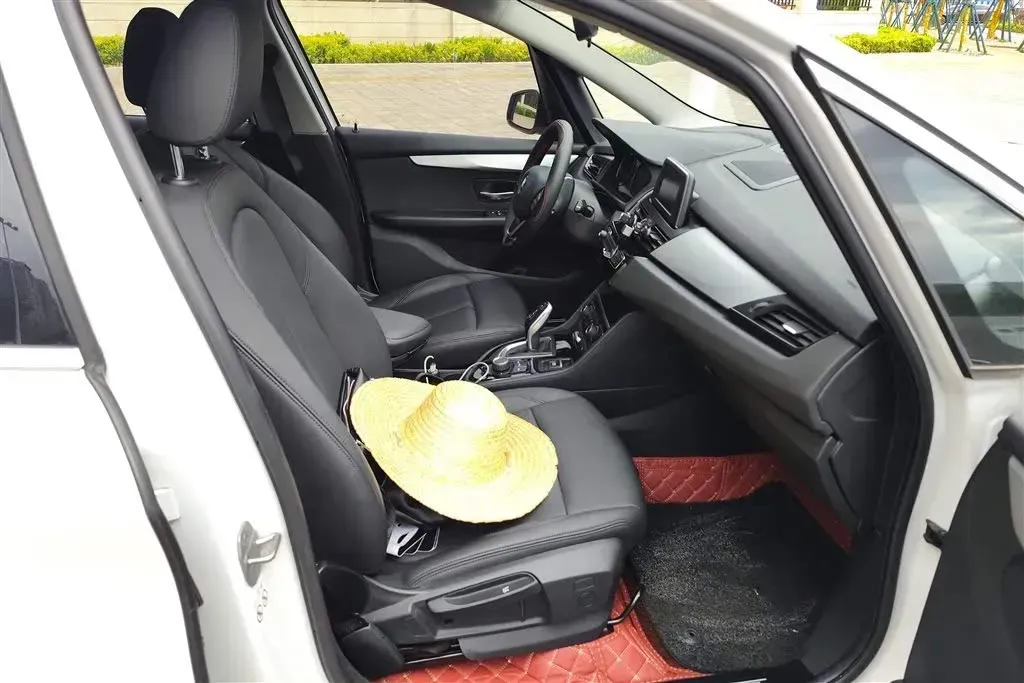 2019 BMW 2 Series SUV 1.5T 140HP L3 7DCT,autocango,china used car exporter,china ev exporter,chinese used car exporter,chinese used ev exporter