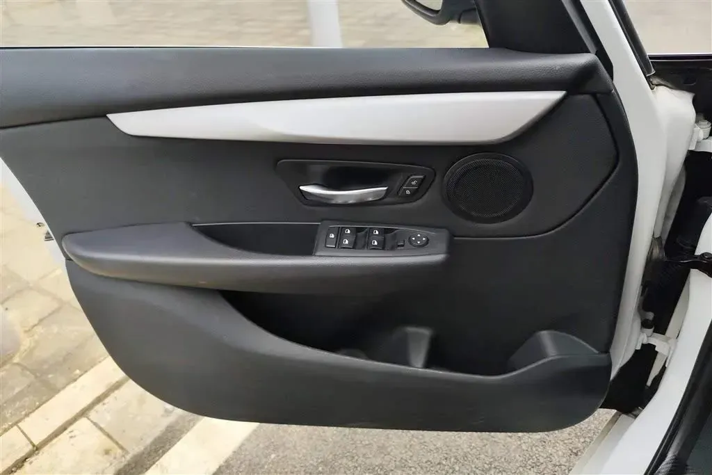 2019 BMW 2 Series SUV 1.5T 140HP L3 7DCT,autocango,china used car exporter,china ev exporter,chinese used car exporter,chinese used ev exporter