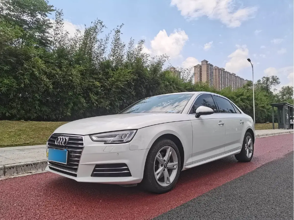 2017 Audi A4L 2.0T 190HP L4 7DCT