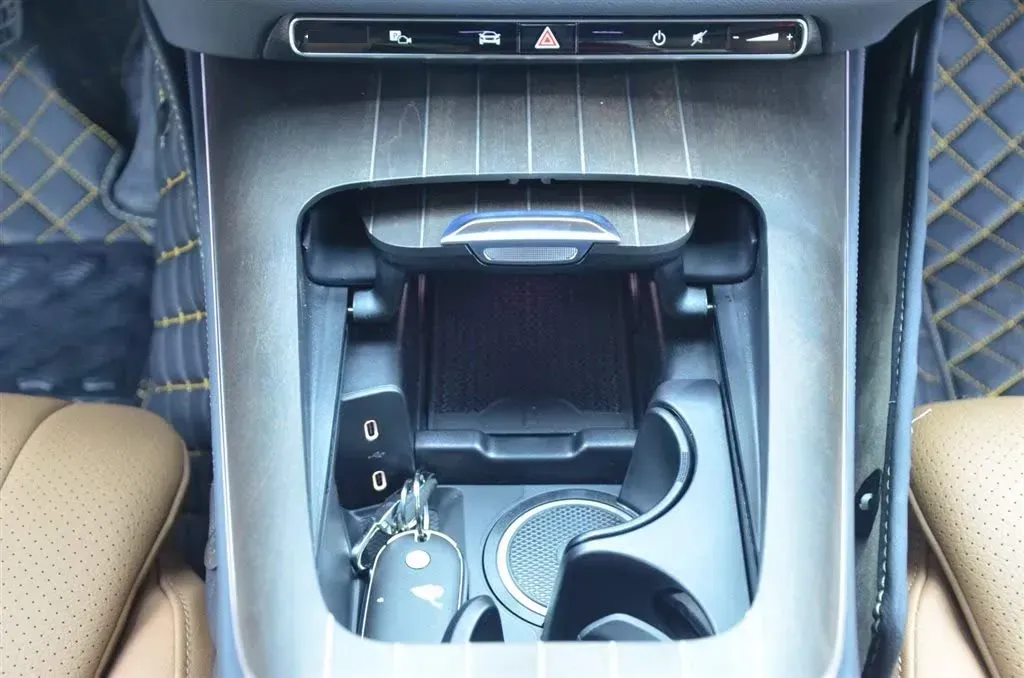 2025 Mercedes-Benz E Class 2.0T 258HP L4 9AT,autocango,china used car exporter,china ev exporter,chinese used car exporter,chinese used ev exporter