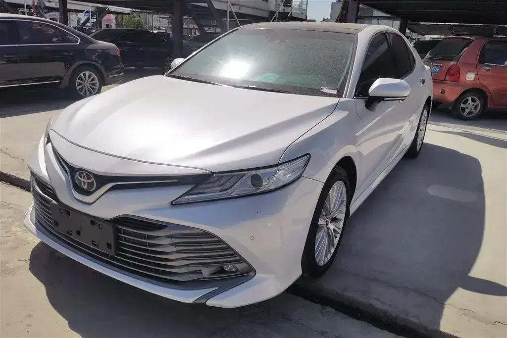 2019 Toyota Camry 2.5L 209HP L4 8AT