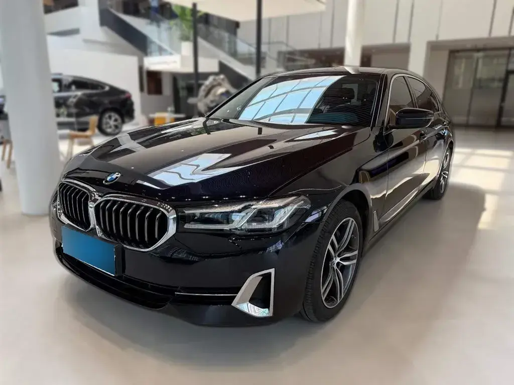 2022 BMW 5 Series 2.0T 252HP L4 8AT