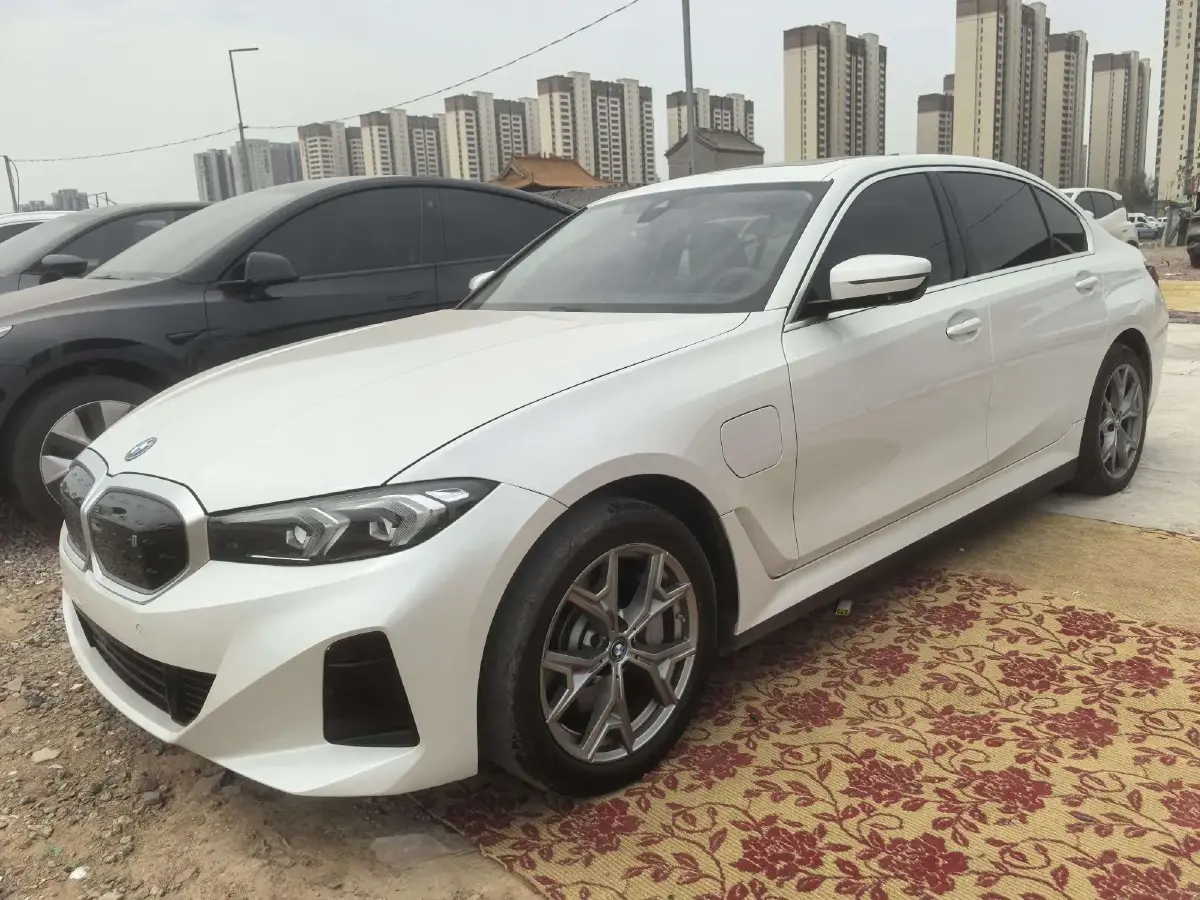 2024 BMW i3 BEV 70KWH