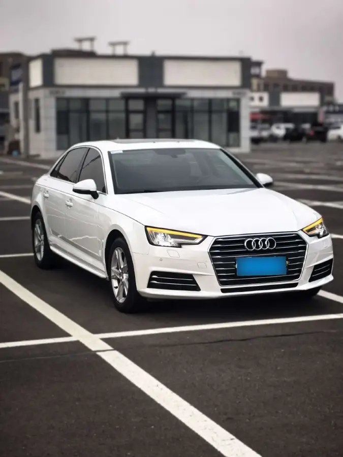 2018 Audi A4L 2.0T 190HP L4 7DCT