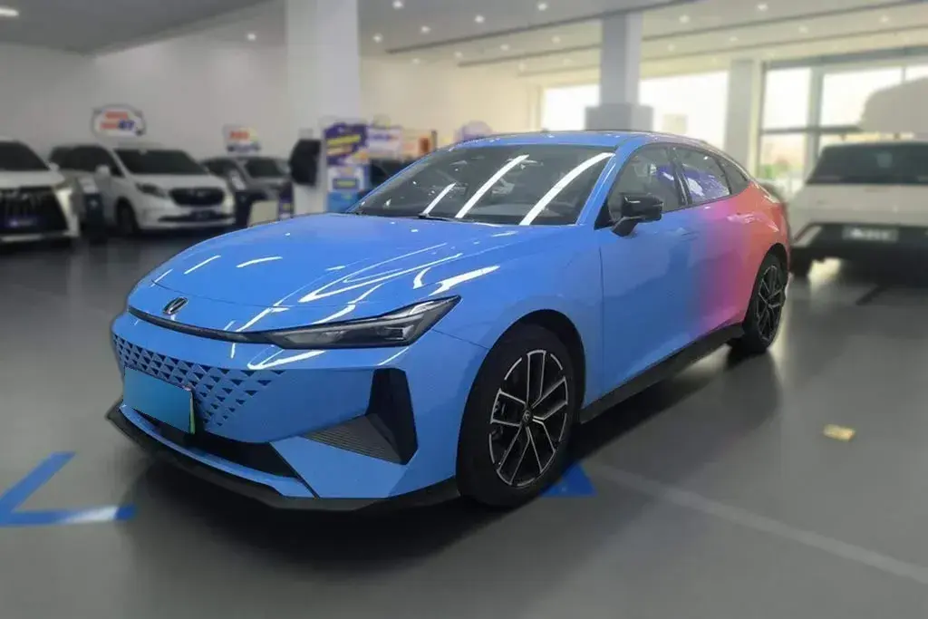 2024 ChangAn UNI-V iDD 1.5L 110HP L4 E-CVT PHEV 18.99KWH