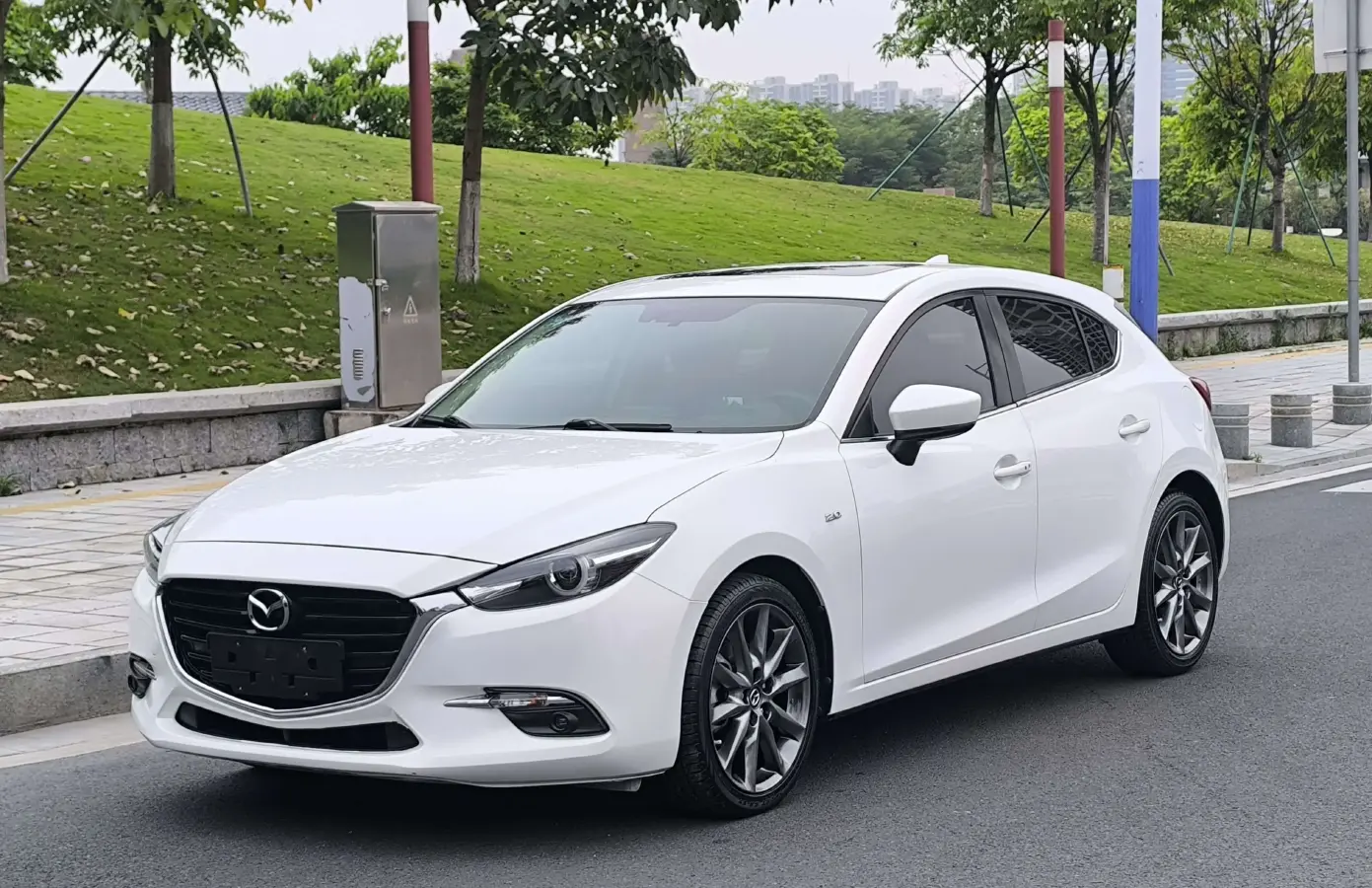 2017 Mazda 3 Axela 2.0L 158HP L4 6AT