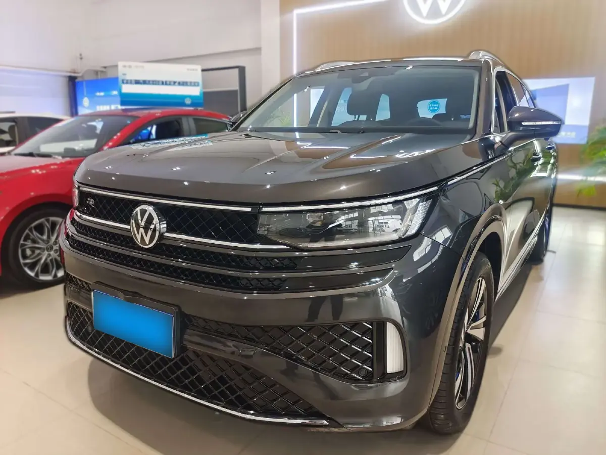 2024 Volkswagen Tavendor 2.0T 220HP L4 7DCT