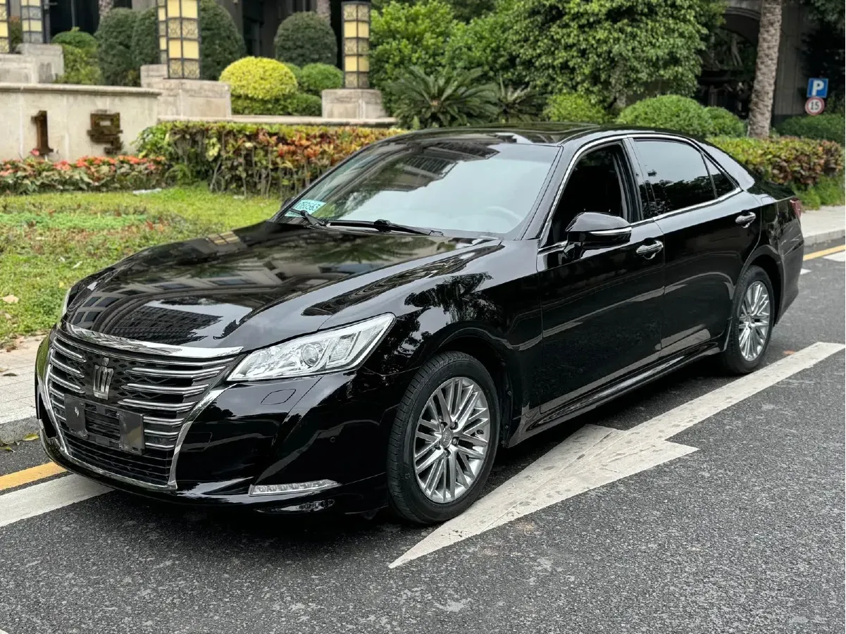 2015 Toyota Crown 2.5L 193HP V6 6AT,autocango,china used car exporter,china ev exporter,chinese used car exporter,chinese used ev exporter