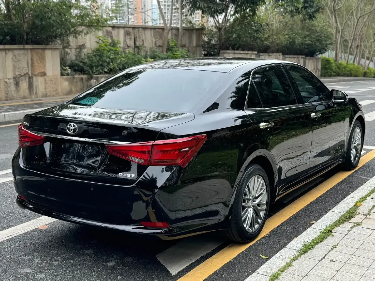 2015 Toyota Crown 2.5L 193HP V6 6AT,autocango,china used car exporter,china ev exporter,chinese used car exporter,chinese used ev exporter
