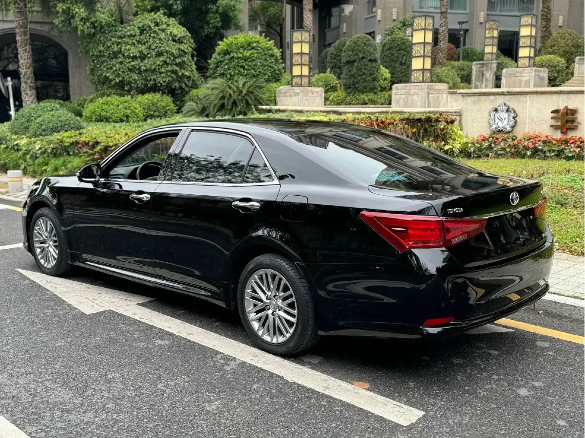 2015 Toyota Crown 2.5L 193HP V6 6AT,autocango,china used car exporter,china ev exporter,chinese used car exporter,chinese used ev exporter