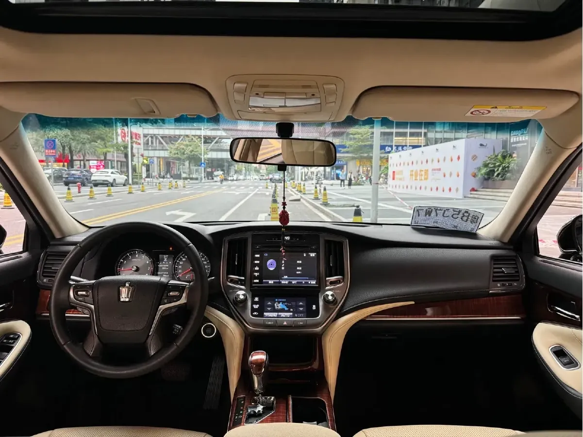 2015 Toyota Crown 2.5L 193HP V6 6AT,autocango,china used car exporter,china ev exporter,chinese used car exporter,chinese used ev exporter