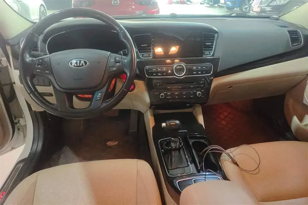 2013 Kia Cadenza 2.4L 180HP L4 6AT,autocango,china used car exporter,china ev exporter,chinese used car exporter,chinese used ev exporter