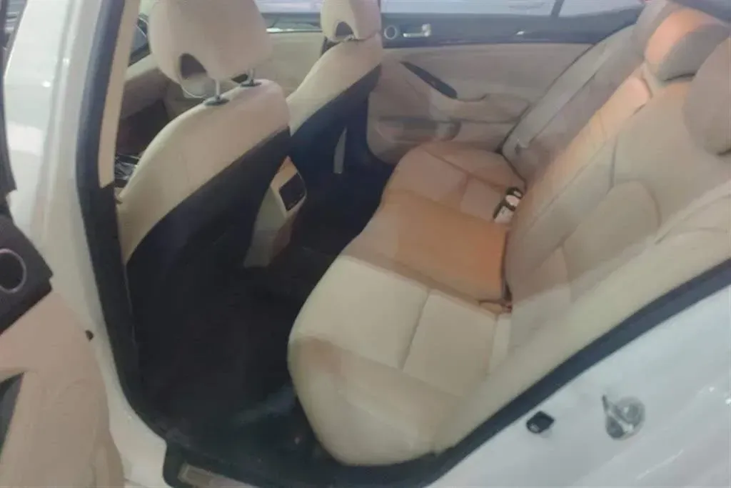 2013 Kia Cadenza 2.4L 180HP L4 6AT,autocango,china used car exporter,china ev exporter,chinese used car exporter,chinese used ev exporter