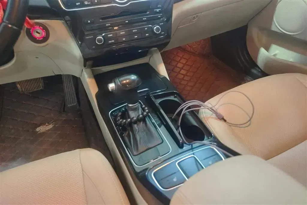 2013 Kia Cadenza 2.4L 180HP L4 6AT,autocango,china used car exporter,china ev exporter,chinese used car exporter,chinese used ev exporter