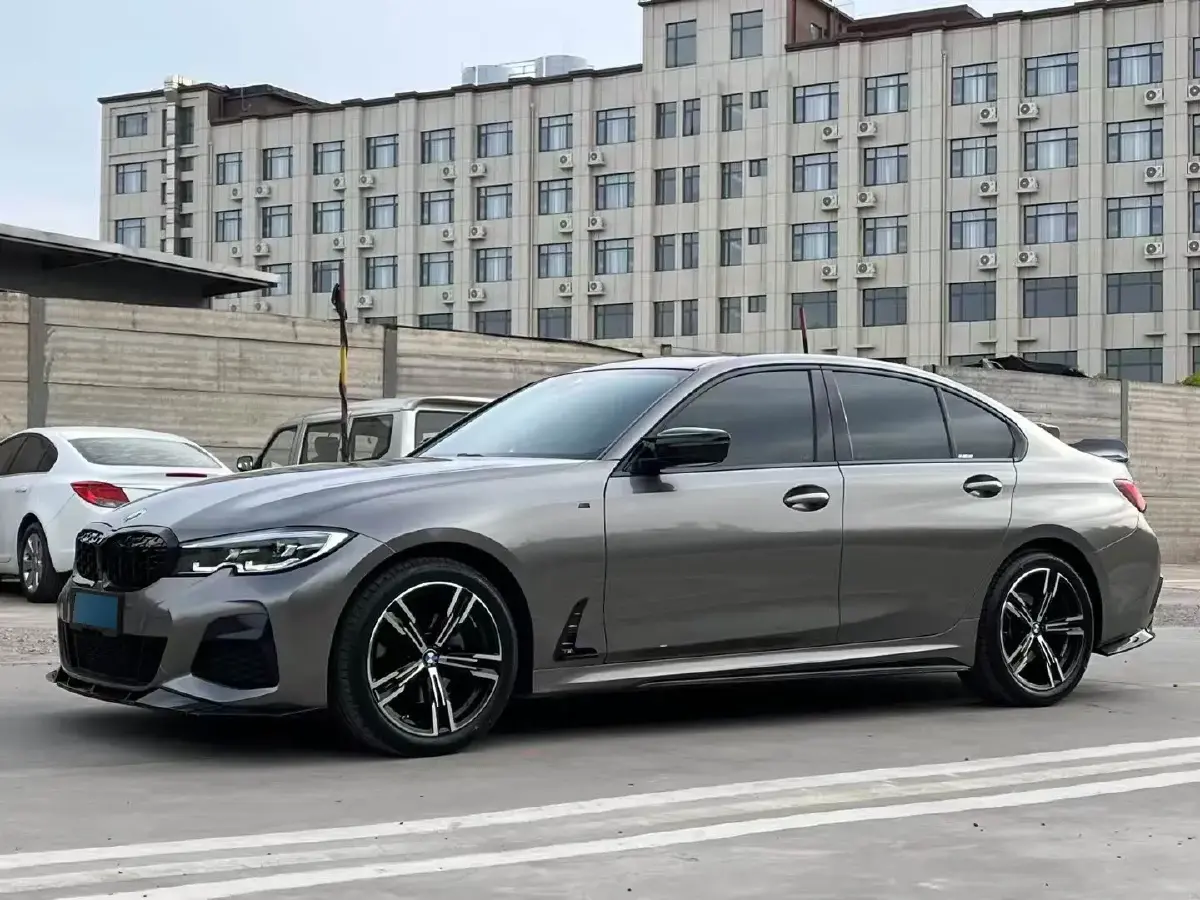 2022 BMW 3 Series 2.0T 184HP L4 8AT