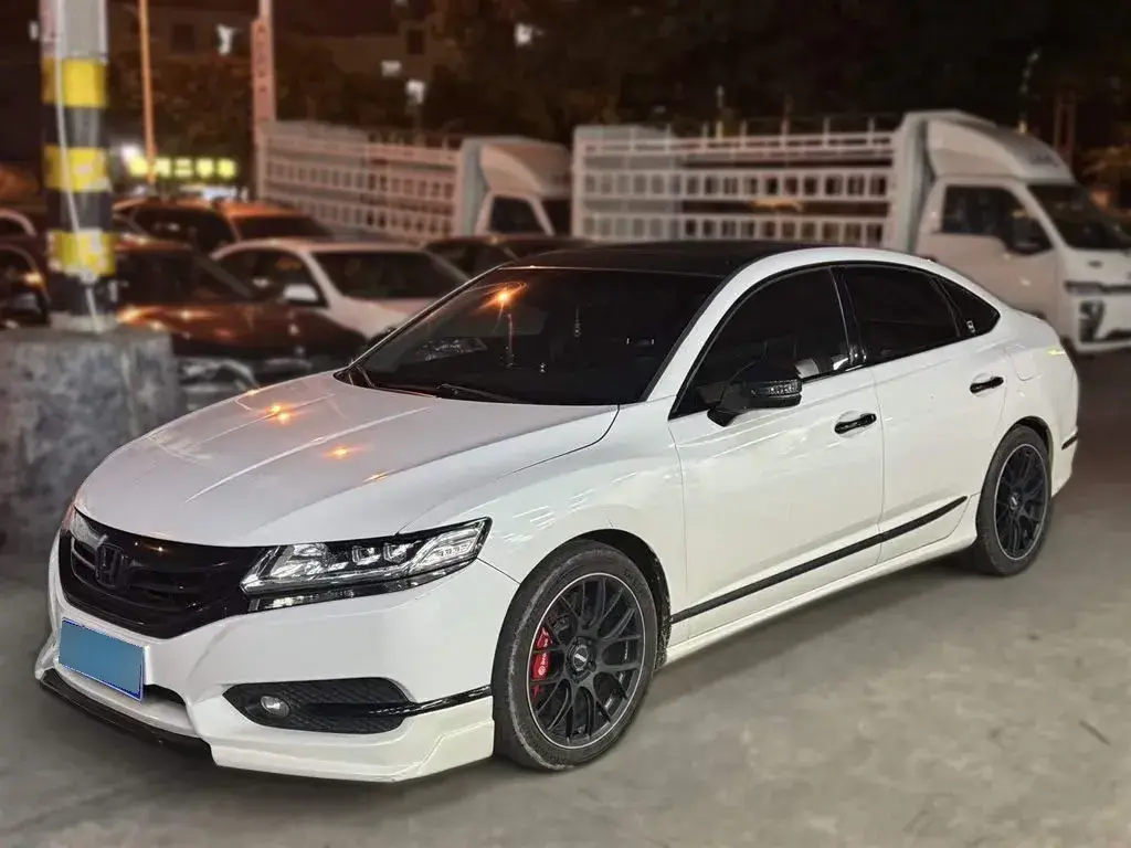 2015 Honda Spirior 2.0L 155HP L4 CVT